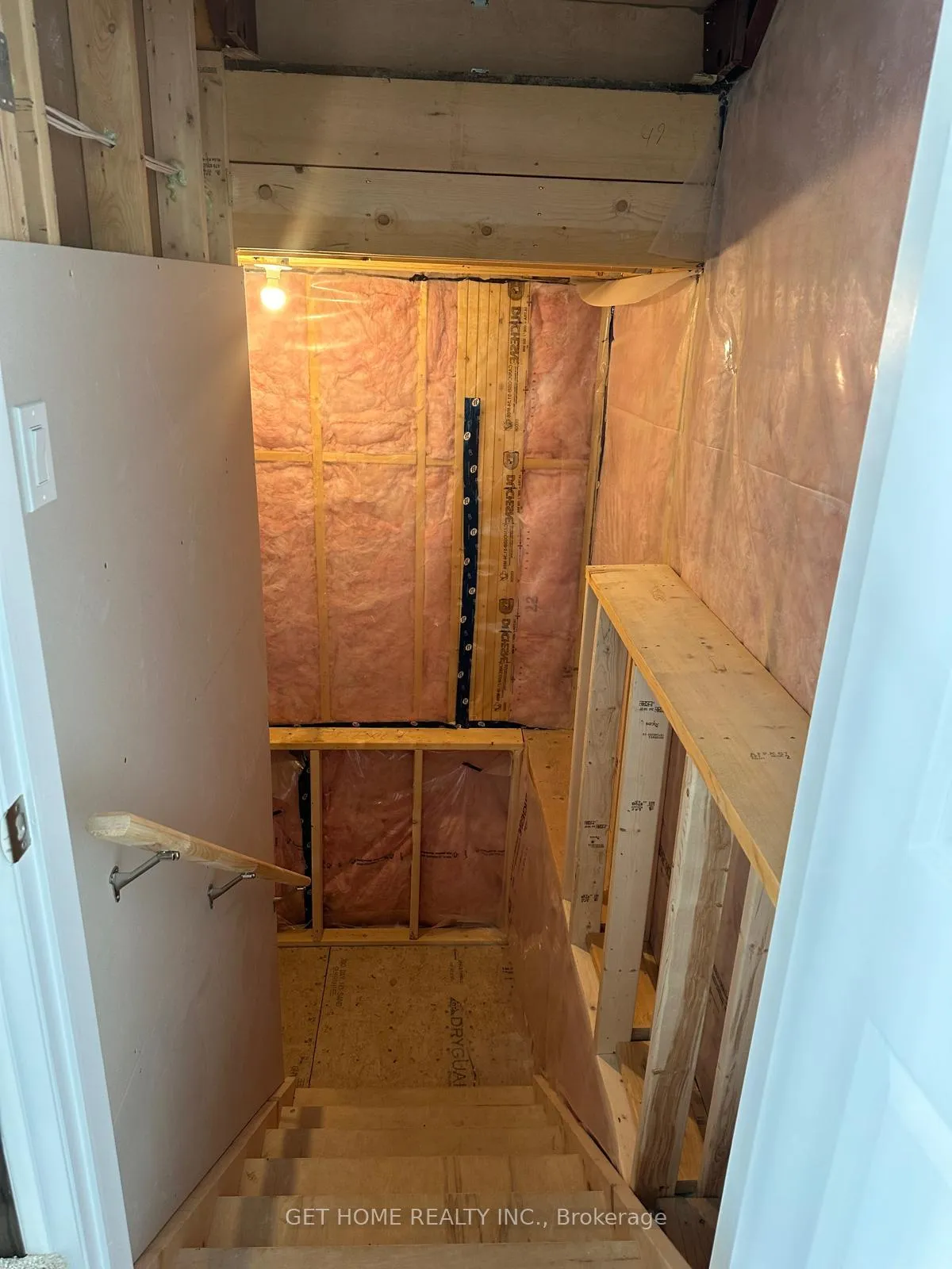 Photo 28 of 205 Benninger Drive, Kitchener — HOMEH