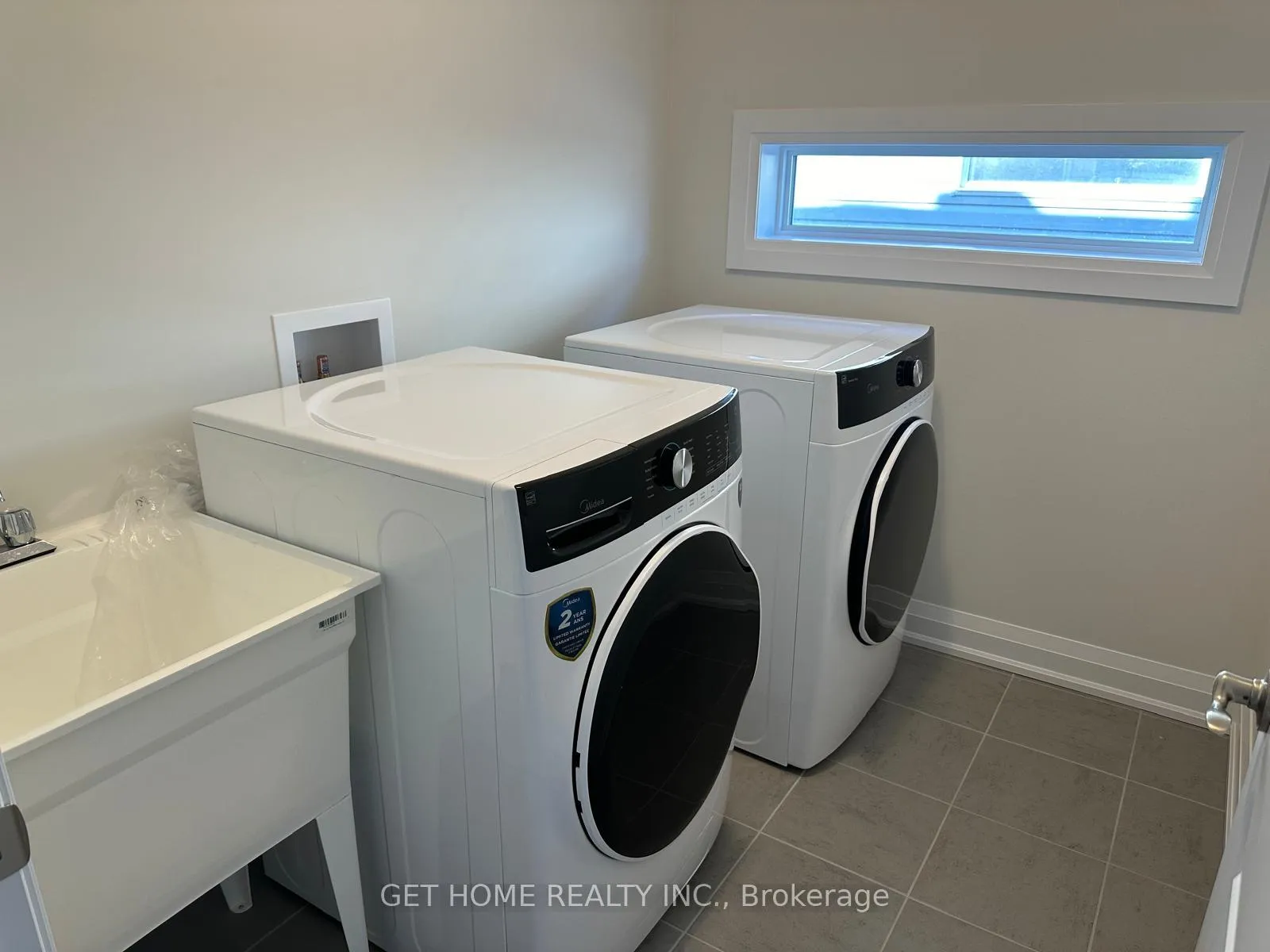 Photo 34 of 205 Benninger Drive, Kitchener — HOMEH