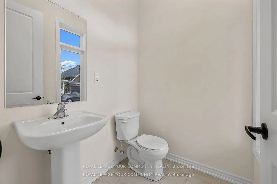 Photo 11 of 96 Weslock Crescent, Aurora, Bayview Northeast — HOMEH