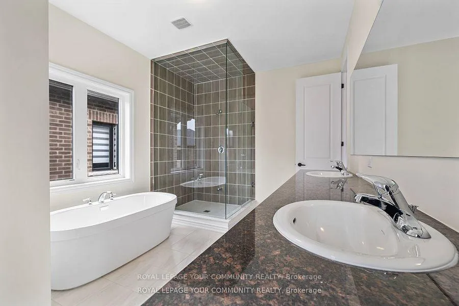 Photo 14 of 96 Weslock Crescent, Aurora, Bayview Northeast — HOMEH