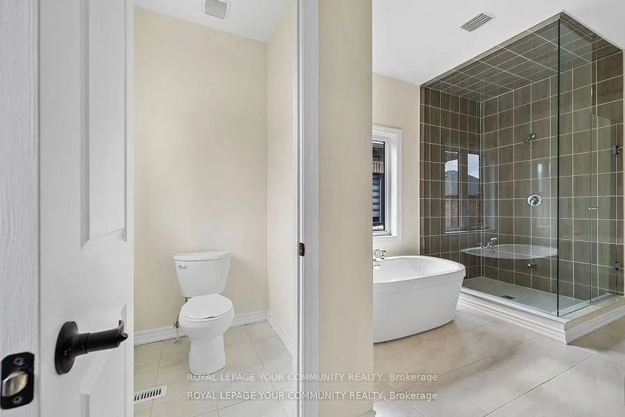 Photo 17 of 96 Weslock Crescent, Aurora, Bayview Northeast — HOMEH