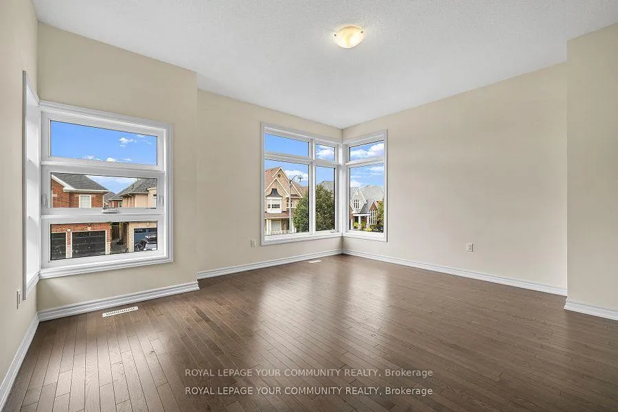Photo 23 of 96 Weslock Crescent, Aurora, Bayview Northeast — HOMEH
