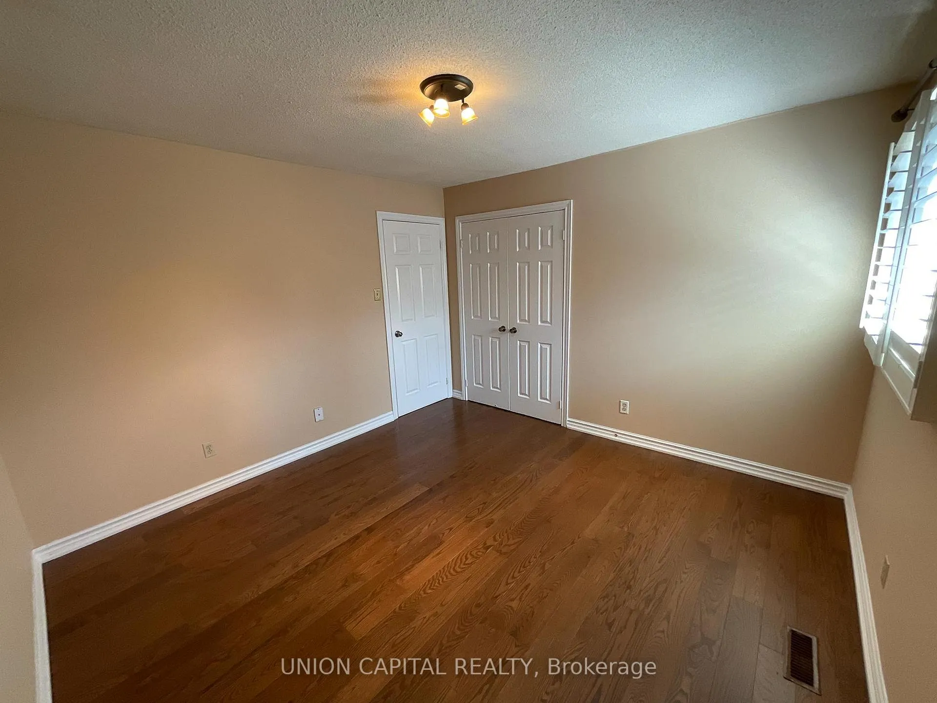 Photo 33 of 60 Brooklyn Crescent, Markham, Markville — HOMEH