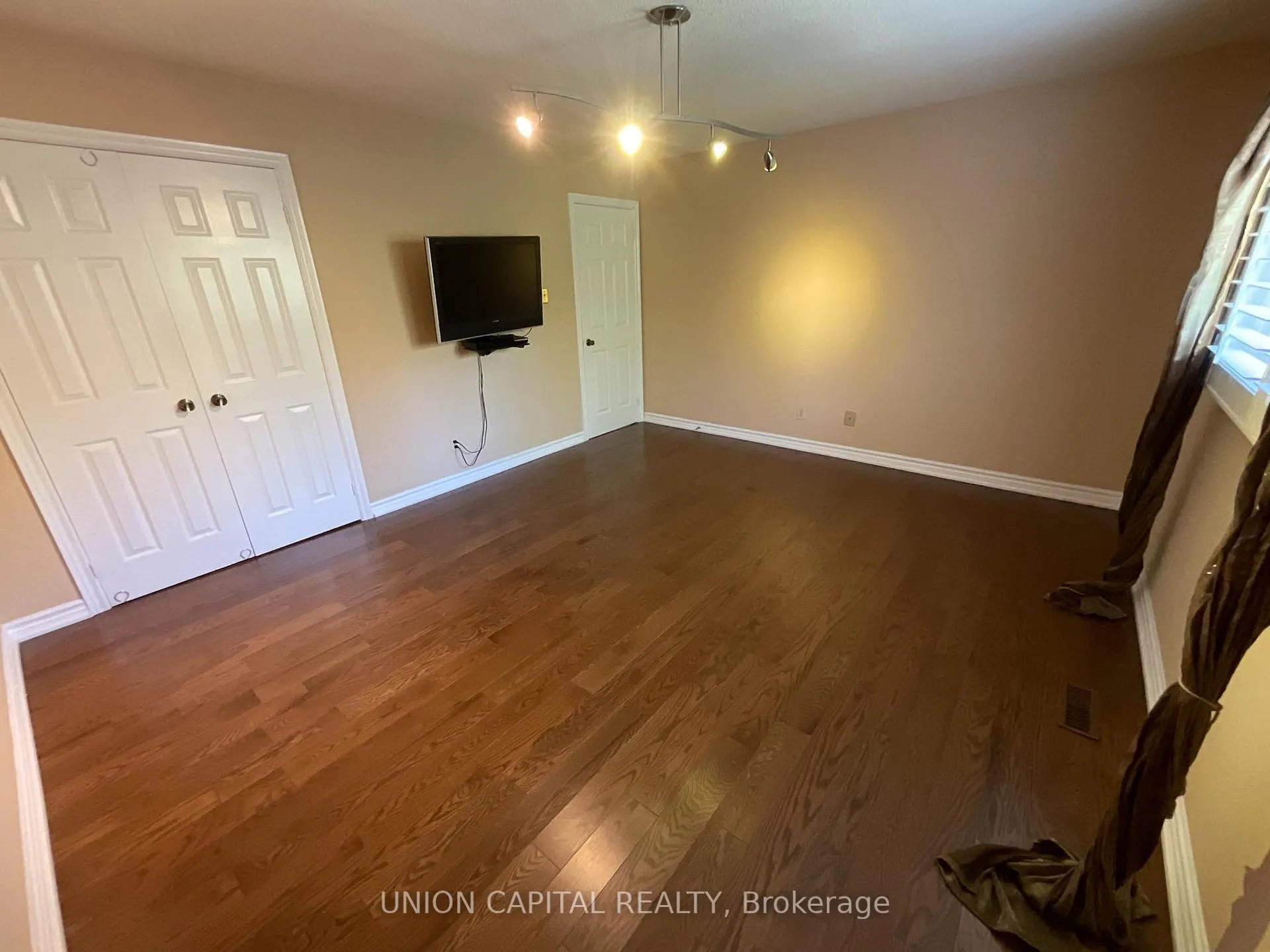 Photo 36 of 60 Brooklyn Crescent, Markham, Markville — HOMEH