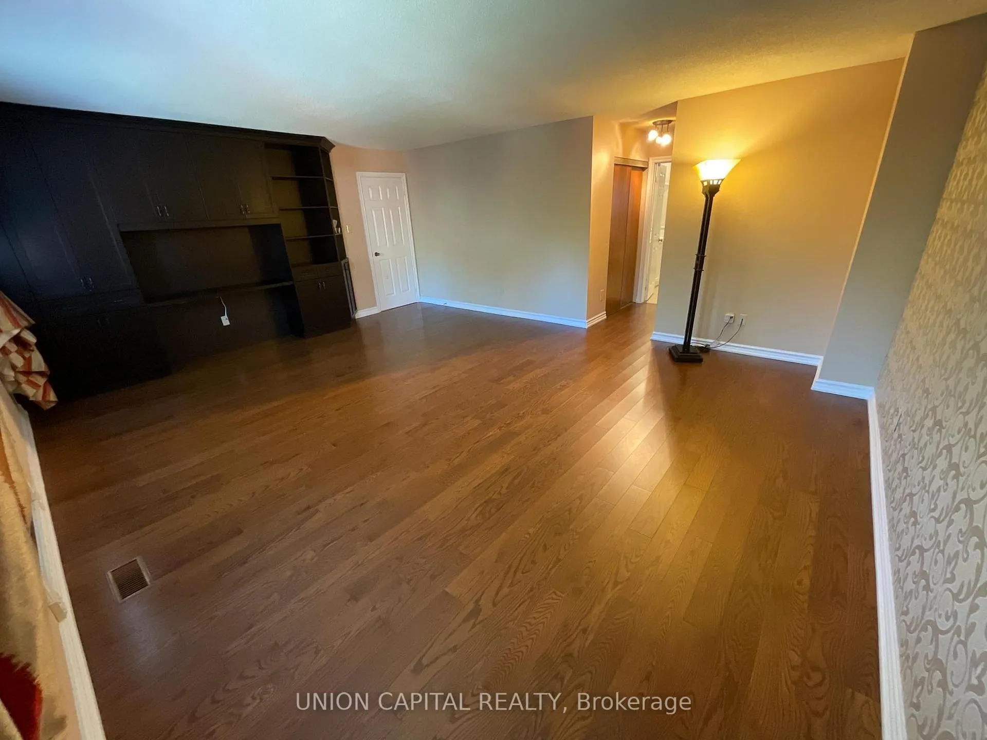 Photo 39 of 60 Brooklyn Crescent, Markham, Markville — HOMEH