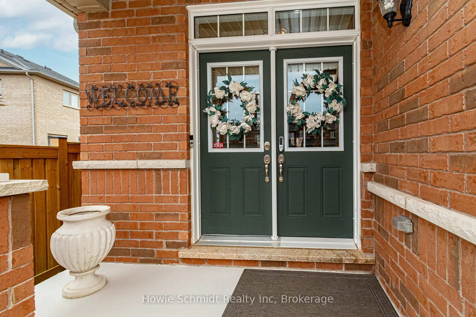 Photo 3 of 67 Forsyth Crescent, Barrie, West Bayfield — HOMEH