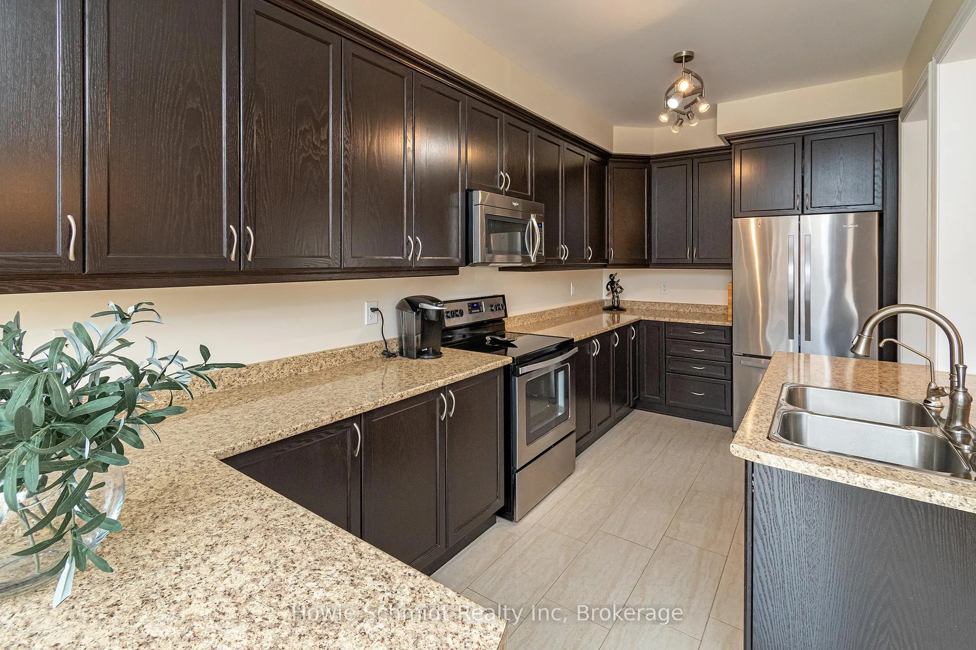 Photo 12 of 67 Forsyth Crescent, Barrie, West Bayfield — HOMEH