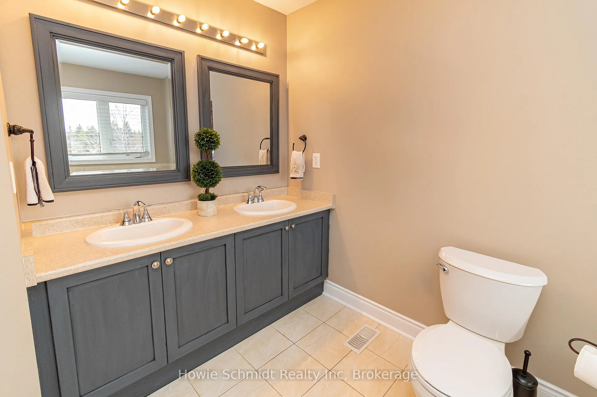 Photo 25 of 67 Forsyth Crescent, Barrie, West Bayfield — HOMEH