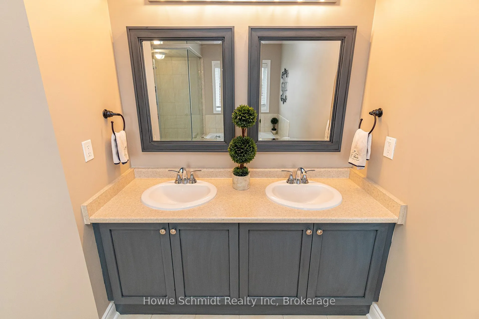 Photo 26 of 67 Forsyth Crescent, Barrie, West Bayfield — HOMEH