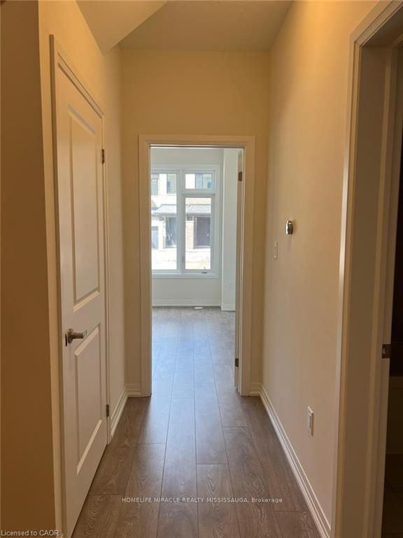 Photo 3 of 40 Cherry Hill Lane, Barrie, Painswick South — HOMEH