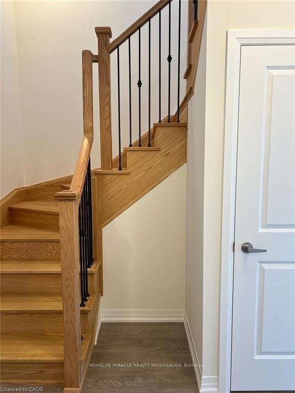 Photo 10 of 40 Cherry Hill Lane, Barrie, Painswick South — HOMEH