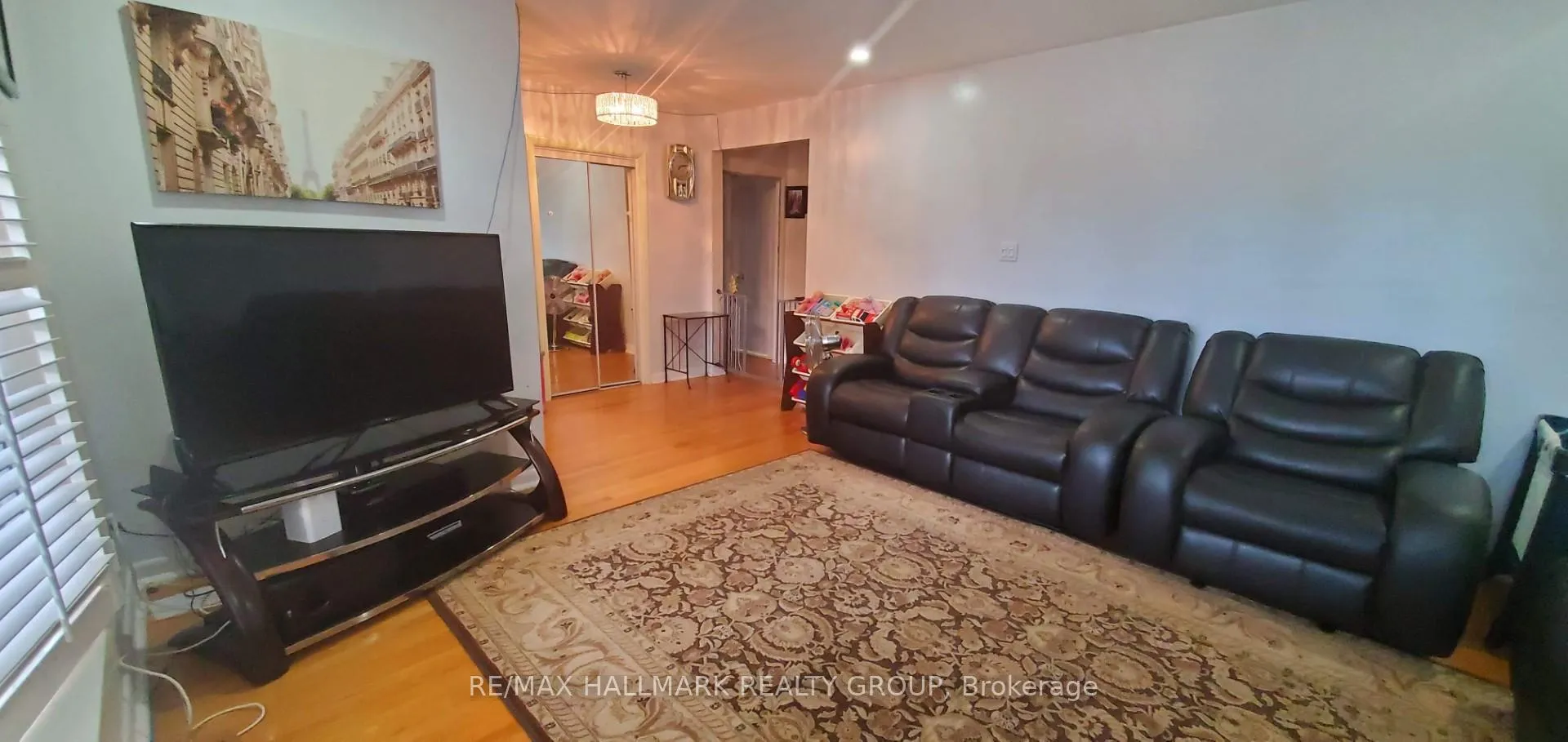 Photo 3 of 658 Dan Avenue, Ottawa, Cyrville — HOMEH