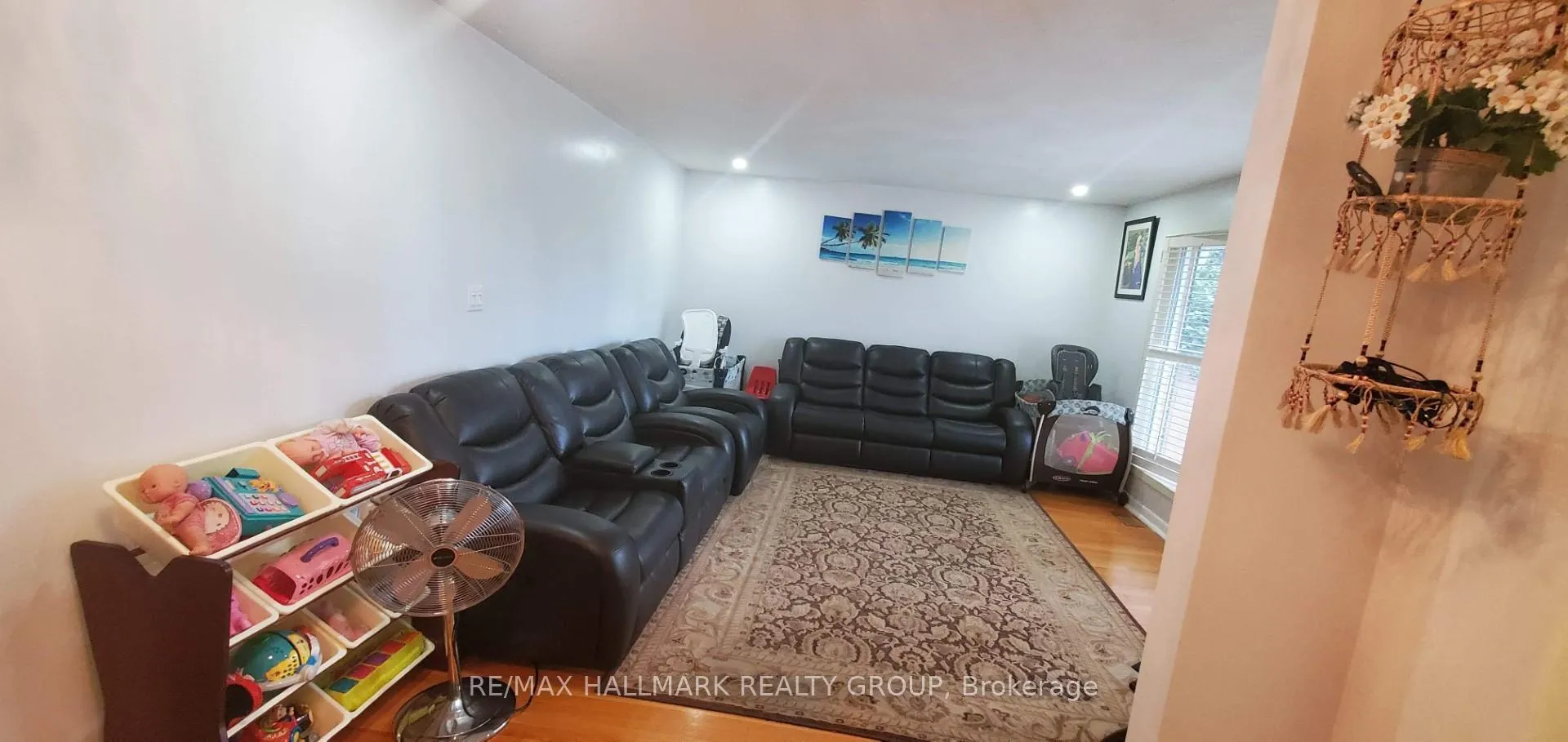 Photo 4 of 658 Dan Avenue, Ottawa, Cyrville — HOMEH
