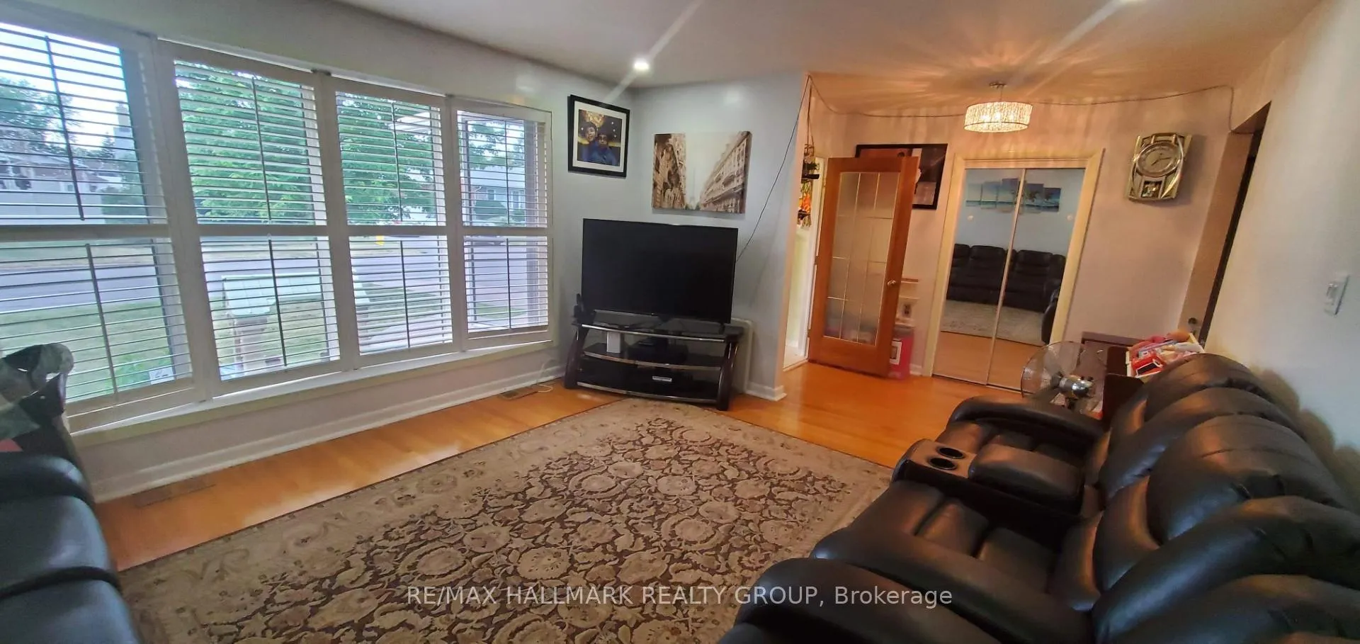 Photo 5 of 658 Dan Avenue, Ottawa, Cyrville — HOMEH