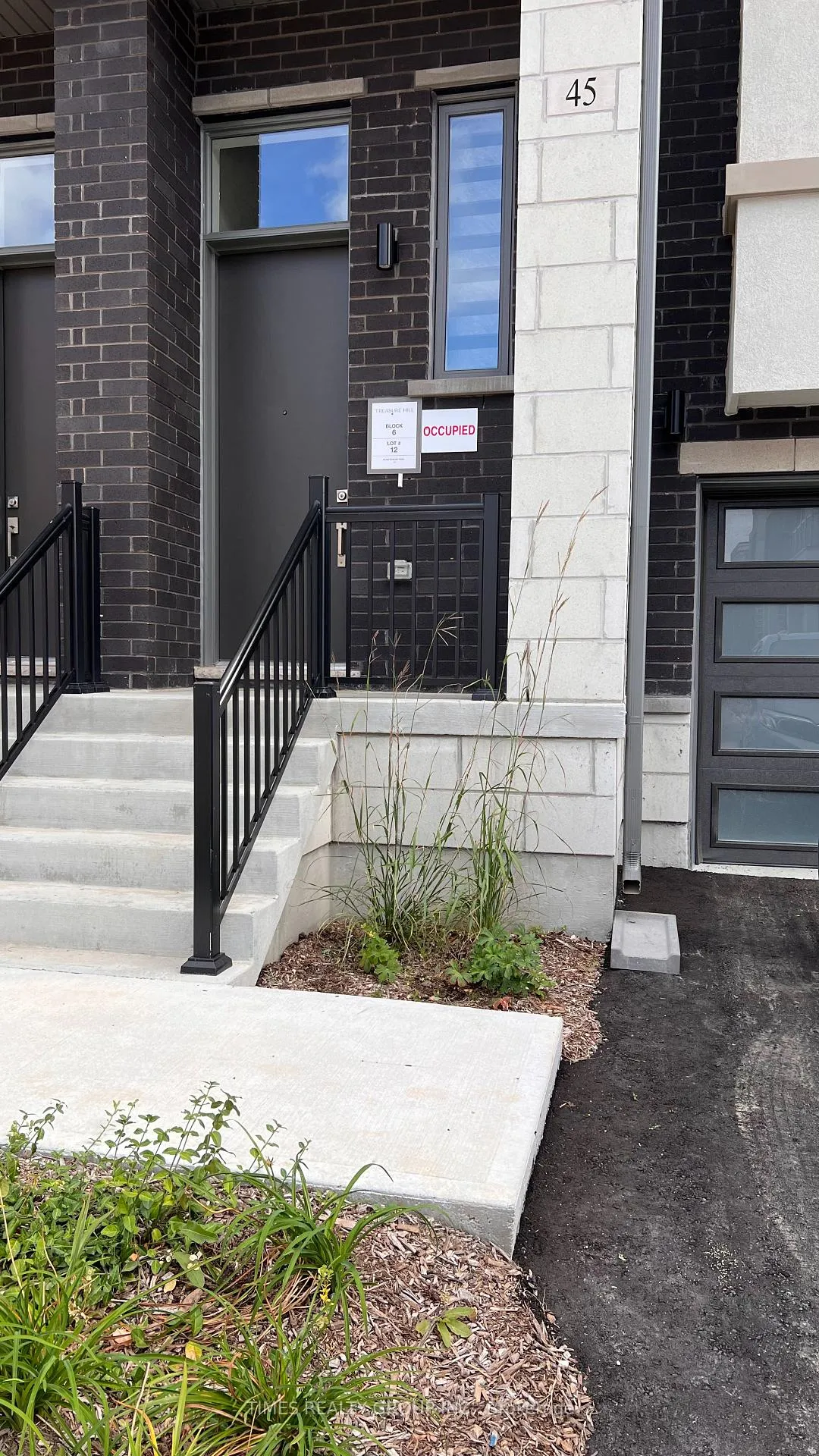 Photo 2 of 45 Rattenbury Road, Vaughan, Patterson — HOMEH
