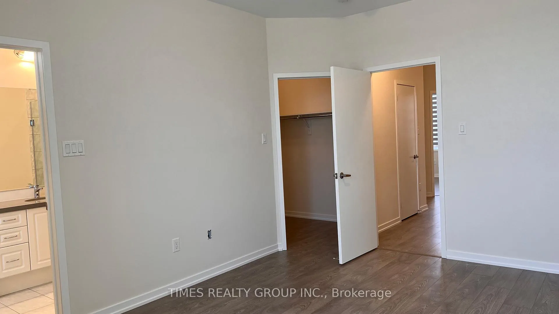 Photo 11 of 45 Rattenbury Road, Vaughan, Patterson — HOMEH