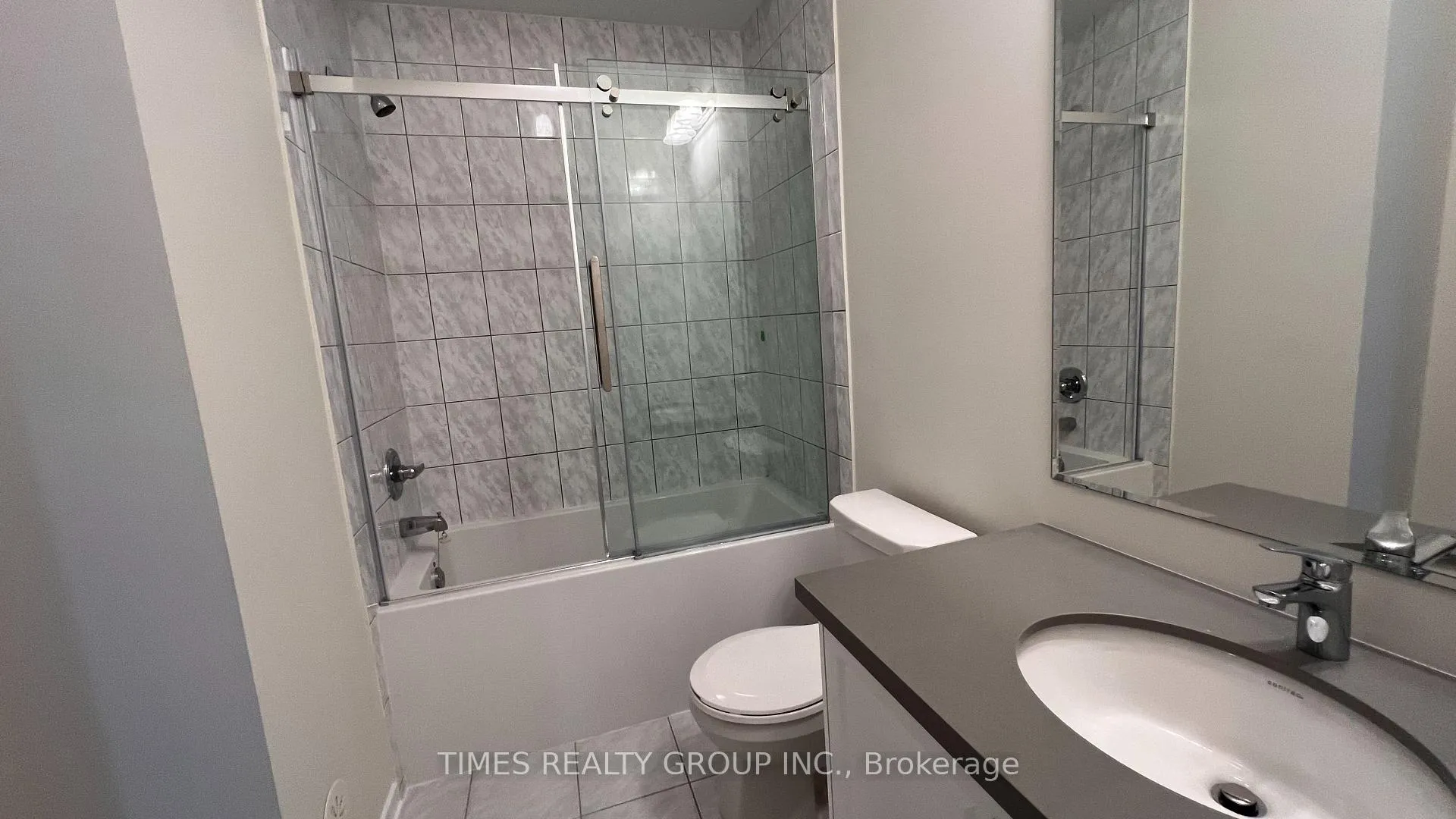 Photo 21 of 45 Rattenbury Road, Vaughan, Patterson — HOMEH