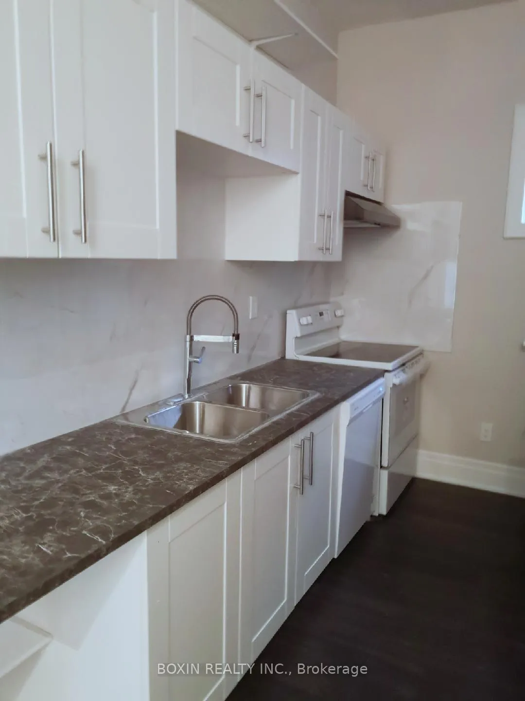 Photo 6 of 112 Frontenac Avenue, Toronto, Bedford Park-Nortown — HOMEH