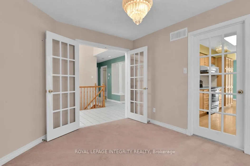 Photo 3 of 49 Sai Crescent, Ottawa, Hunt Club Park — HOMEH