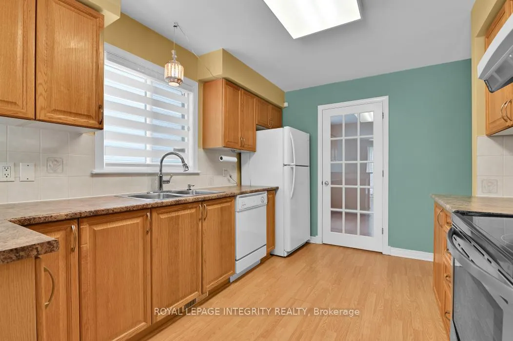 Photo 8 of 49 Sai Crescent, Ottawa, Hunt Club Park — HOMEH