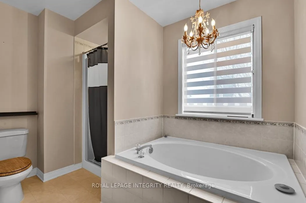 Photo 12 of 49 Sai Crescent, Ottawa, Hunt Club Park — HOMEH