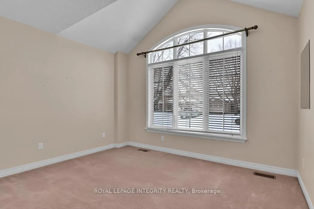 Photo 13 of 49 Sai Crescent, Ottawa, Hunt Club Park — HOMEH