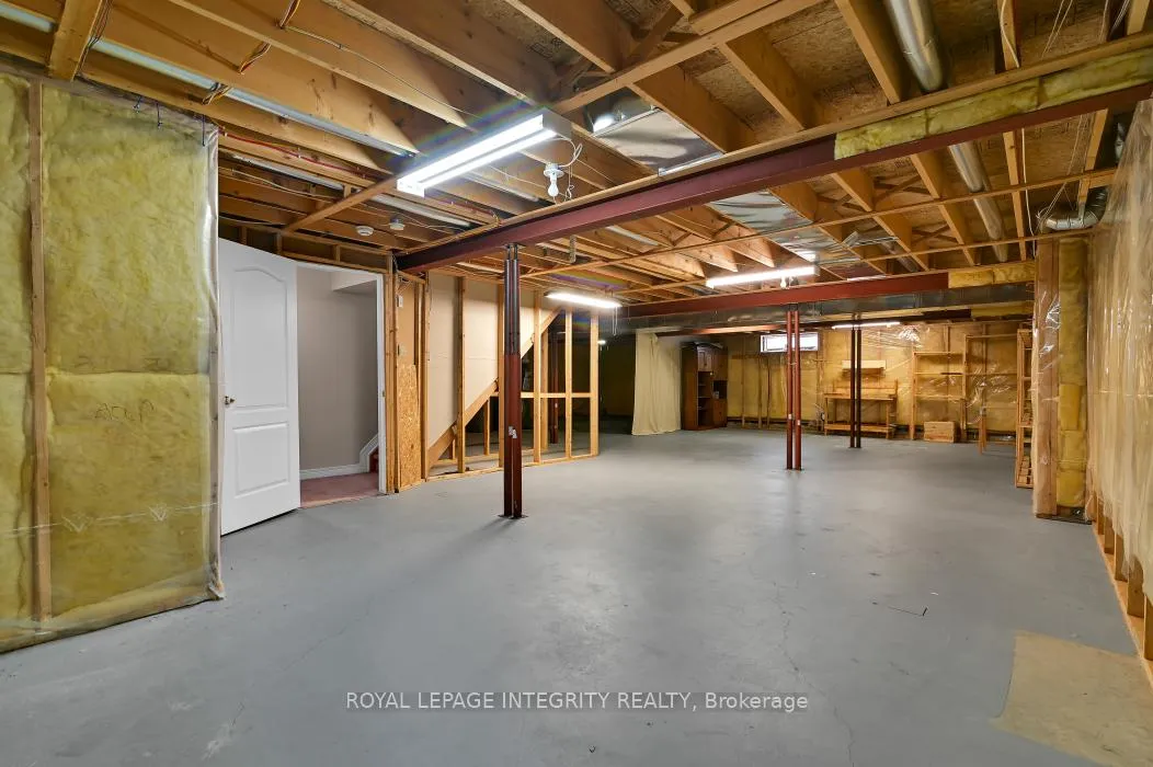 Photo 17 of 49 Sai Crescent, Ottawa, Hunt Club Park — HOMEH