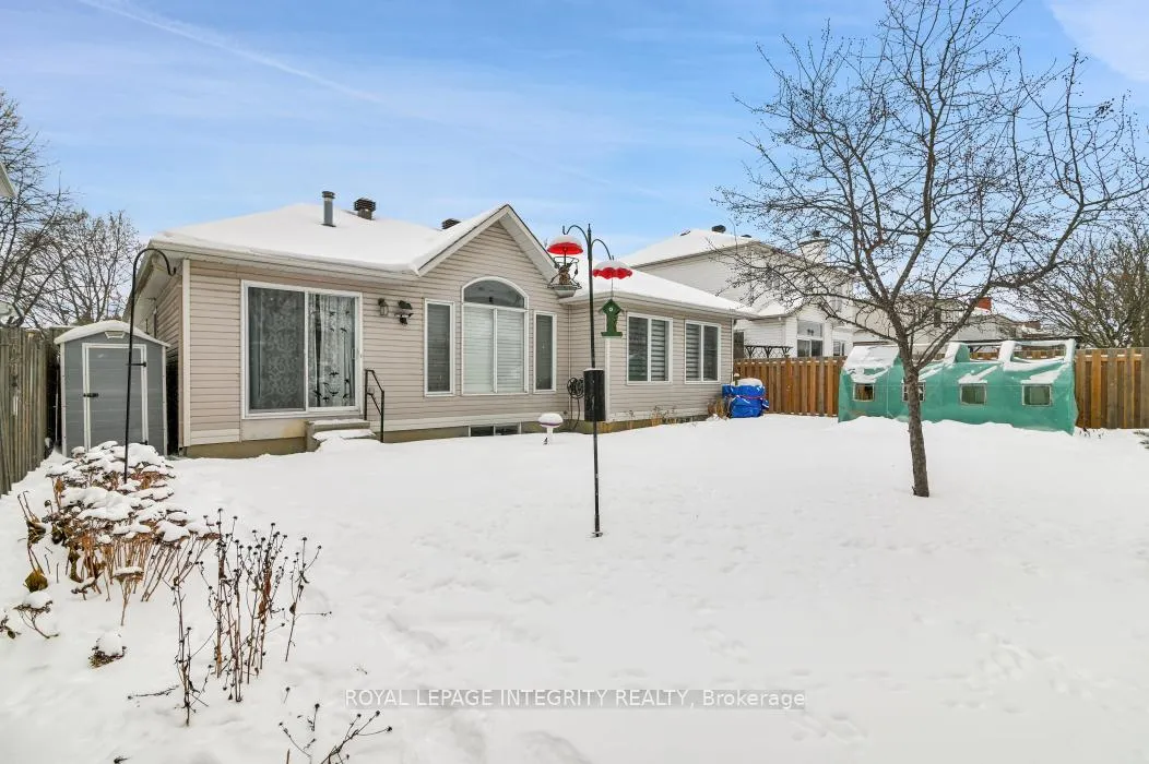 Photo 18 of 49 Sai Crescent, Ottawa, Hunt Club Park — HOMEH