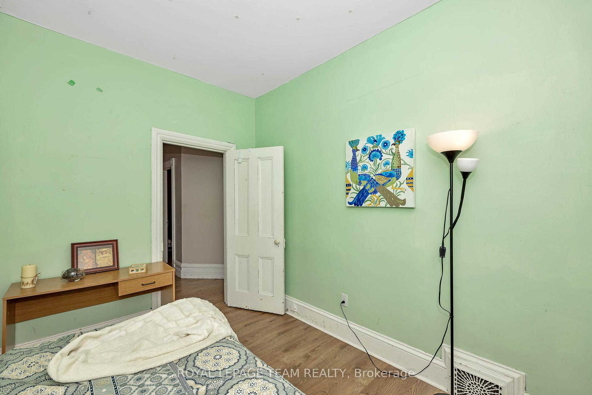 Photo 17 of 52 Lees Avenue, Ottawa, Ottawa East — HOMEH