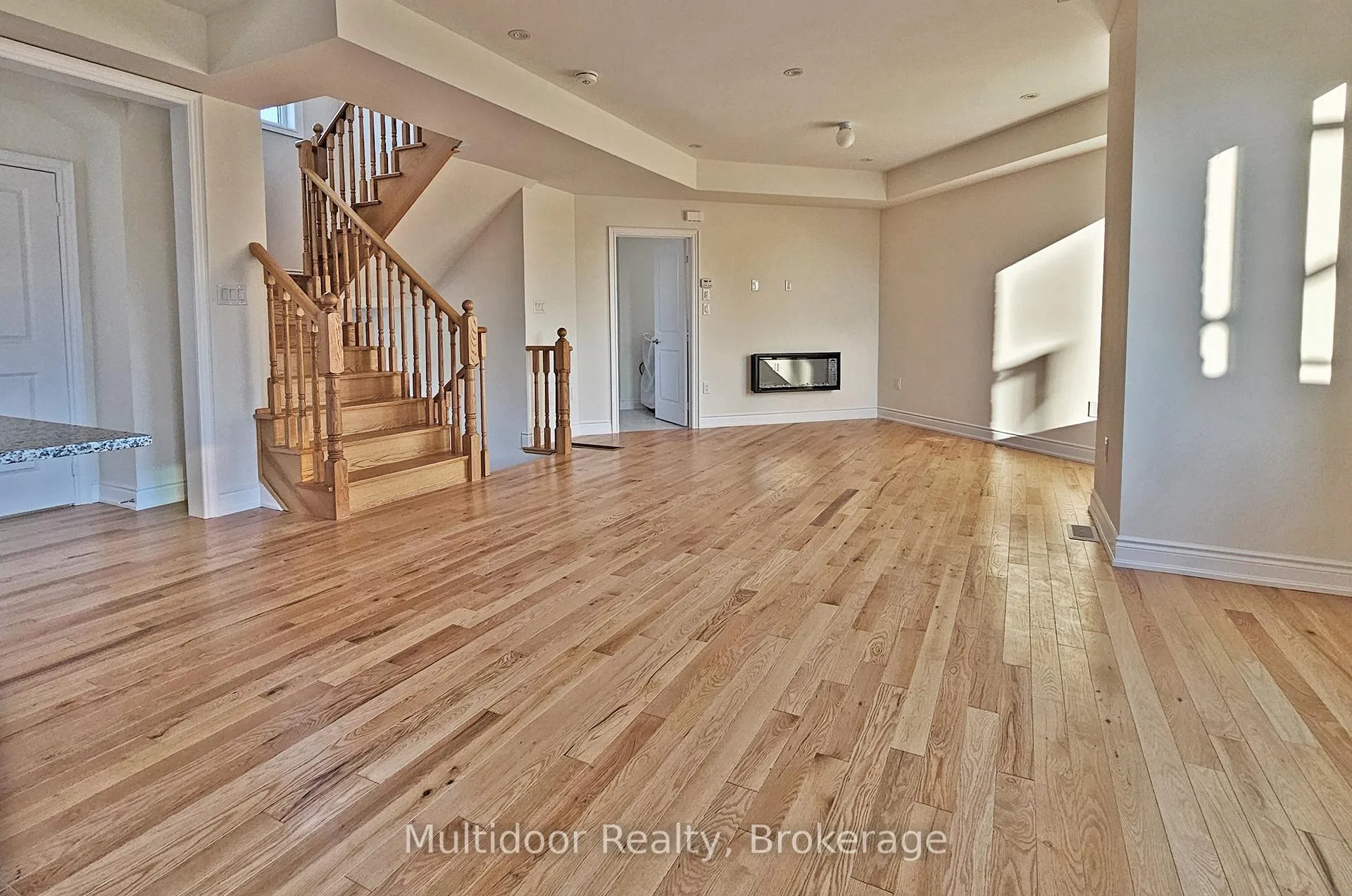 Photo 3 of 151 Tennant Circle, Vaughan, Vellore Village — HOMEH