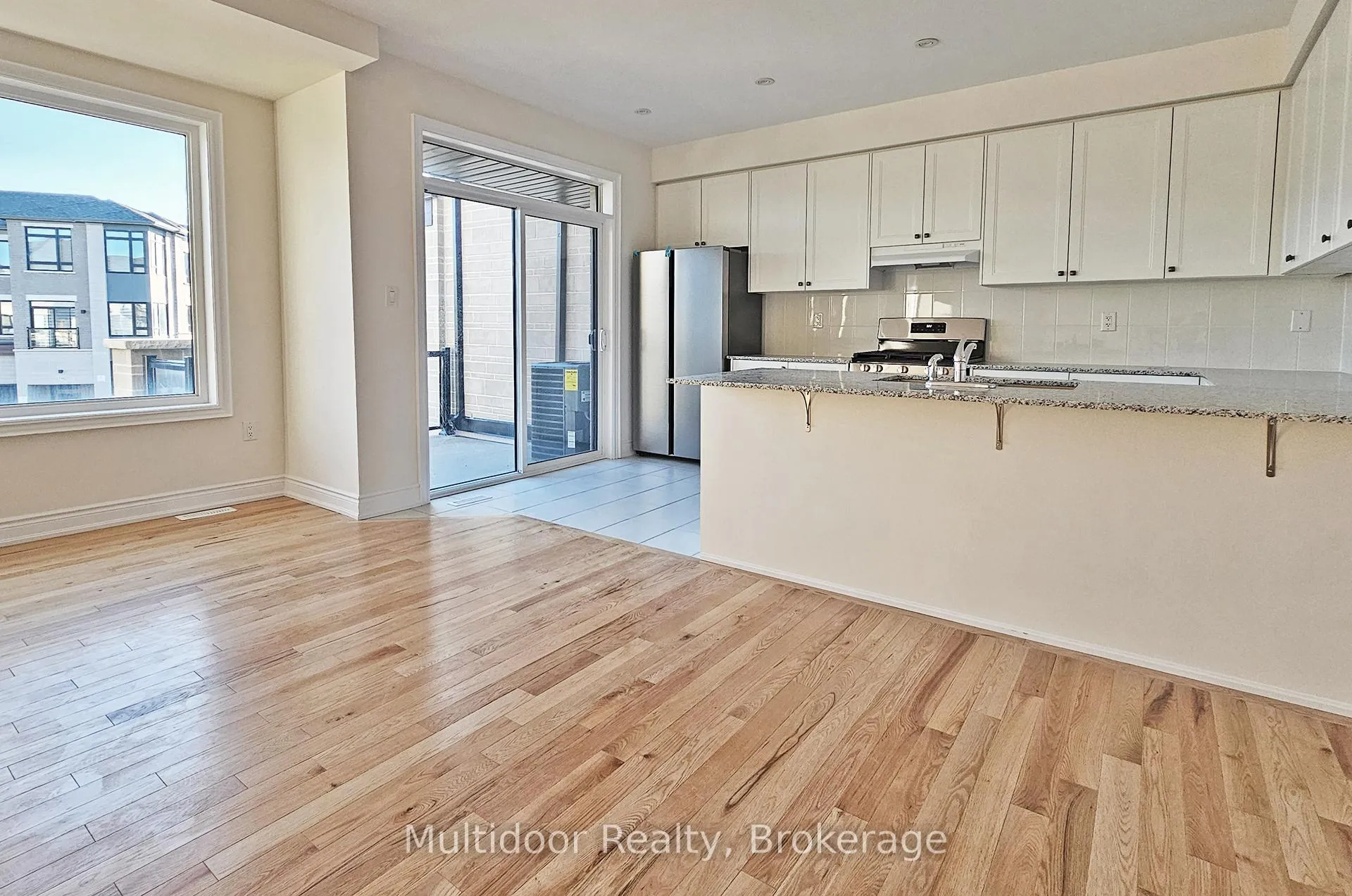 Photo 6 of 151 Tennant Circle, Vaughan, Vellore Village — HOMEH