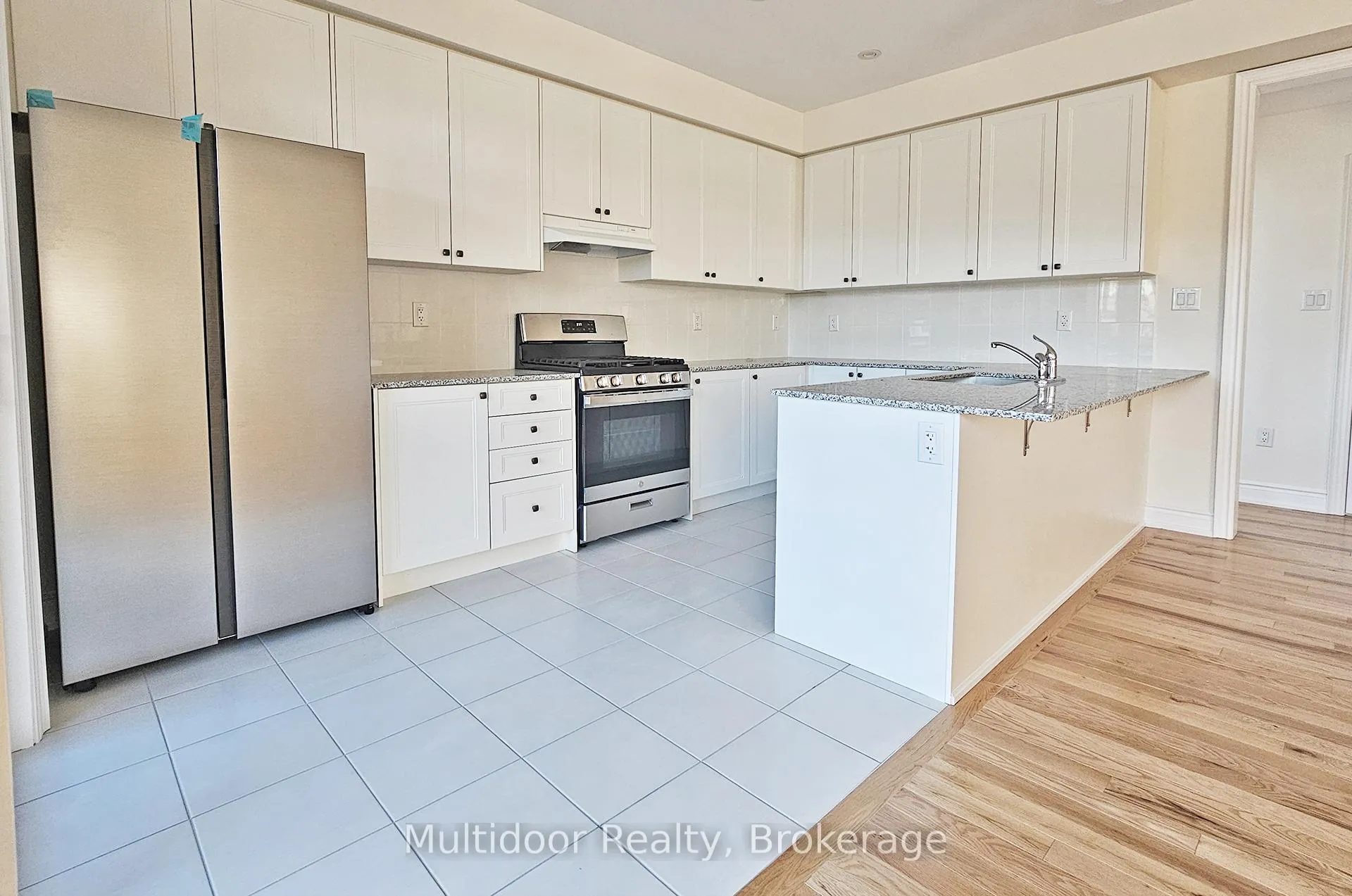 Photo 7 of 151 Tennant Circle, Vaughan, Vellore Village — HOMEH