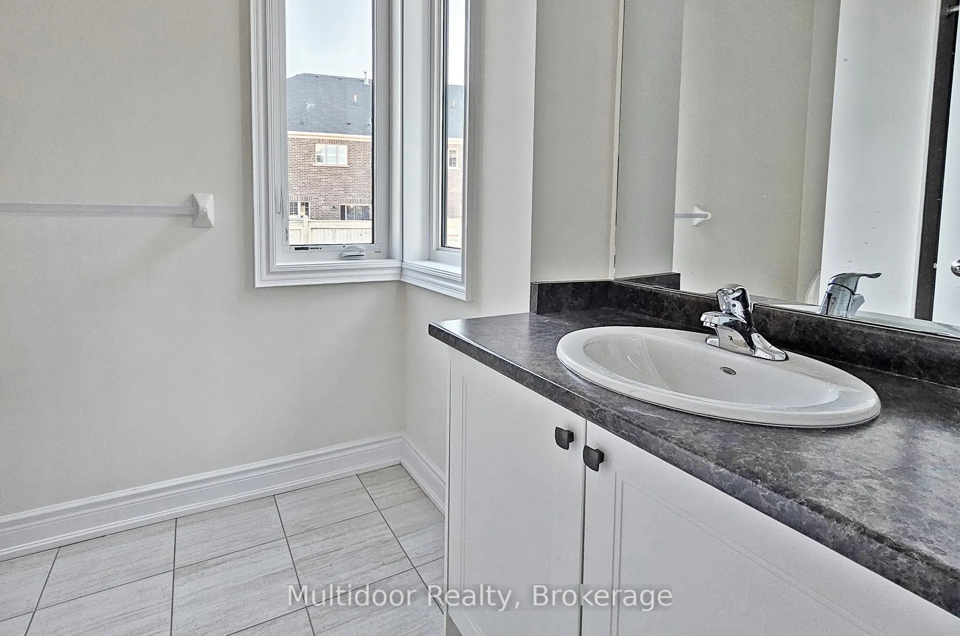 Photo 16 of 151 Tennant Circle, Vaughan, Vellore Village — HOMEH