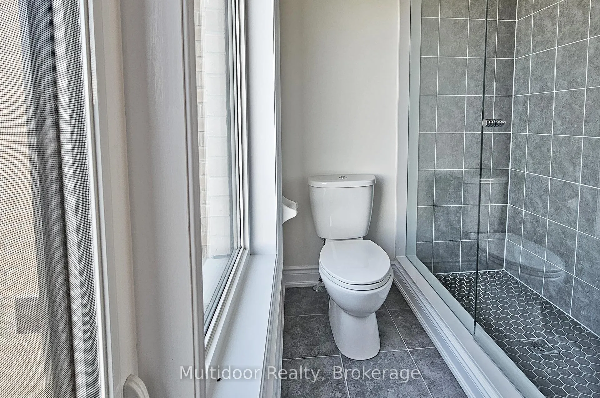 Photo 18 of 151 Tennant Circle, Vaughan, Vellore Village — HOMEH