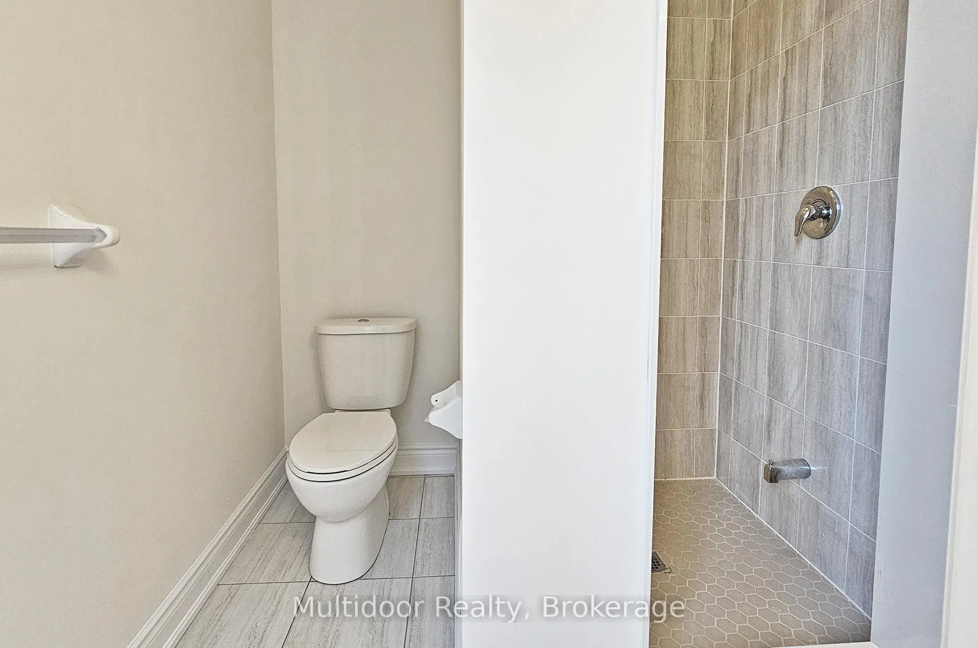 Photo 21 of 151 Tennant Circle, Vaughan, Vellore Village — HOMEH