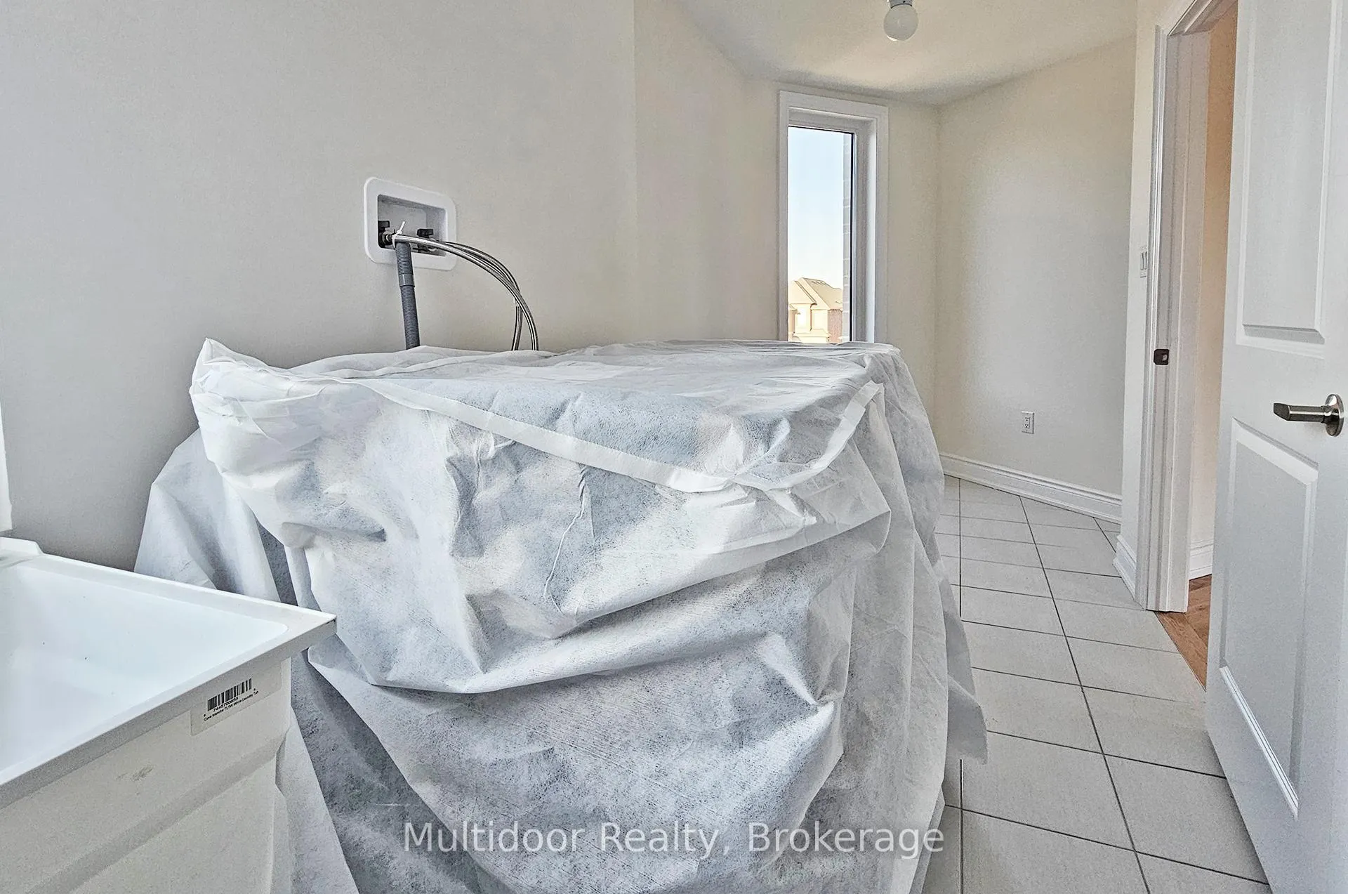 Photo 23 of 151 Tennant Circle, Vaughan, Vellore Village — HOMEH
