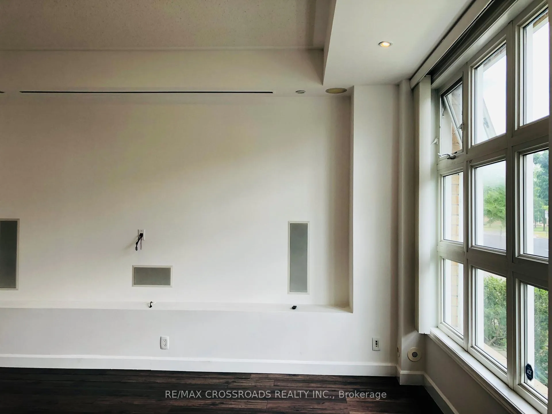 Photo 3 of Unit 2, 2723 Bur Oak Avenue, Markham, Cornell — HOMEH