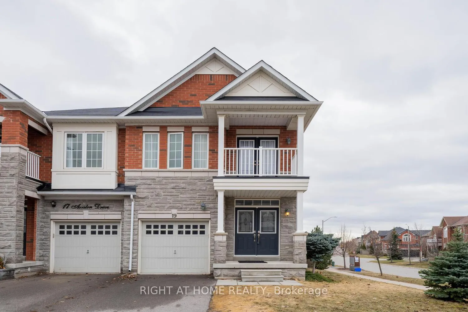 Photo 1 of 19 Ascalon Drive, Vaughan, Patterson — HOMEH