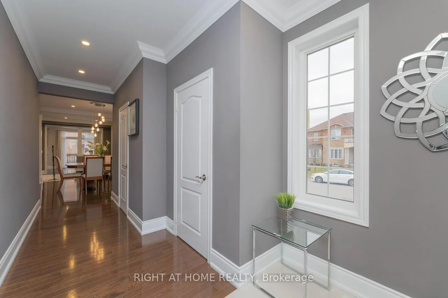 Photo 3 of 19 Ascalon Drive, Vaughan, Patterson — HOMEH