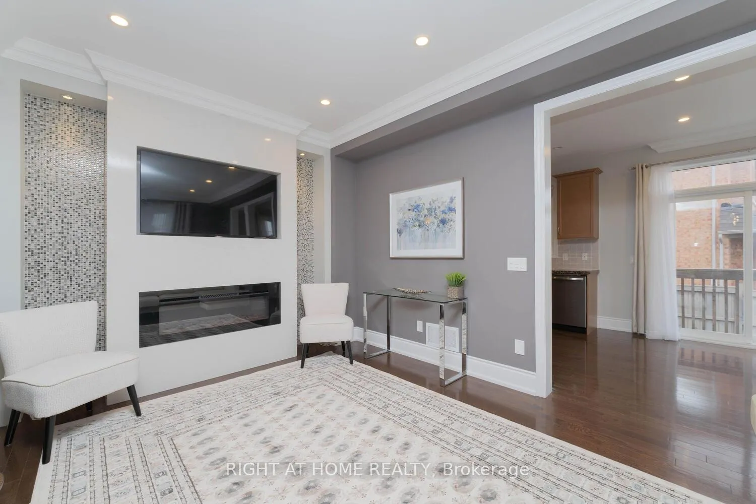 Photo 6 of 19 Ascalon Drive, Vaughan, Patterson — HOMEH