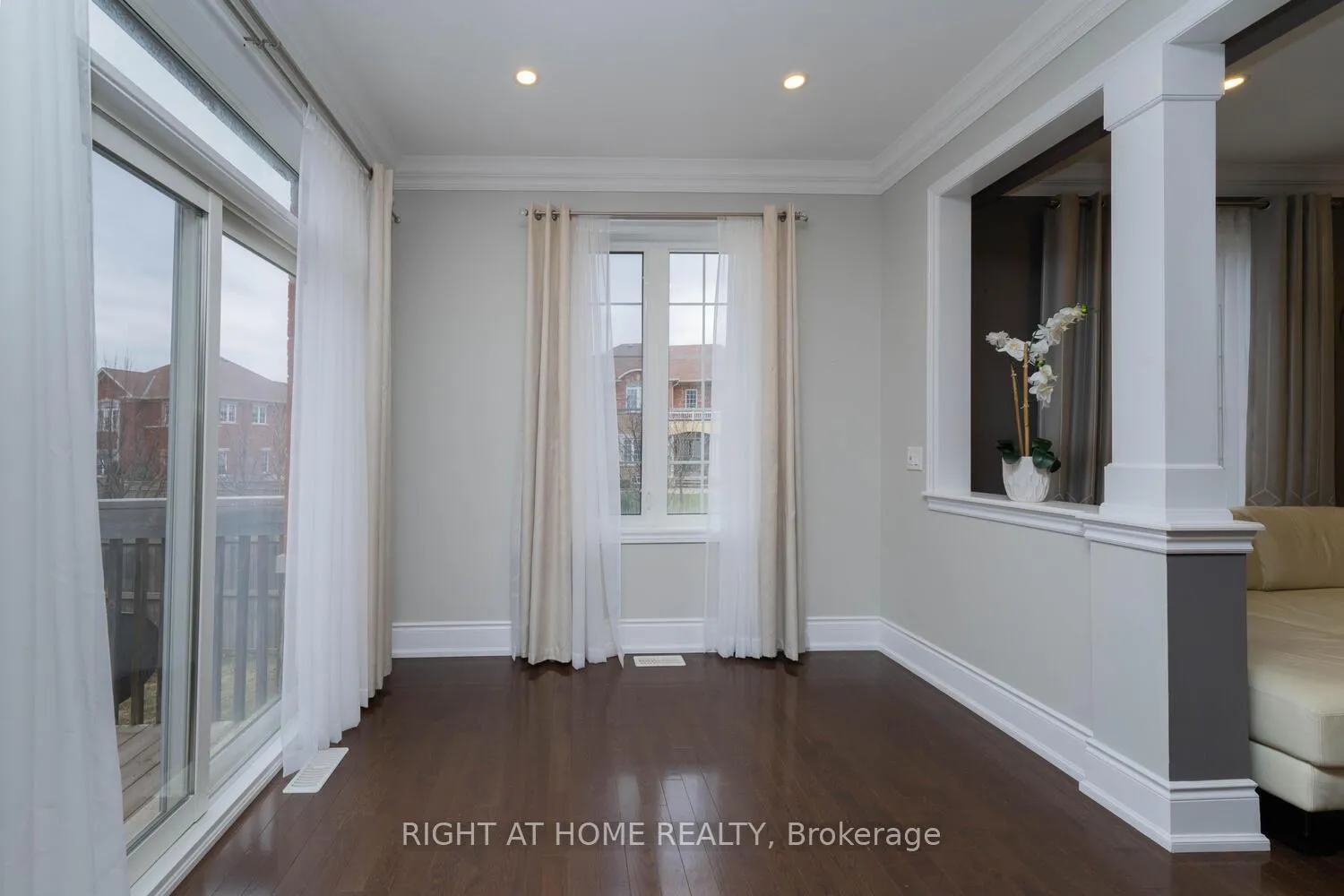 Photo 8 of 19 Ascalon Drive, Vaughan, Patterson — HOMEH