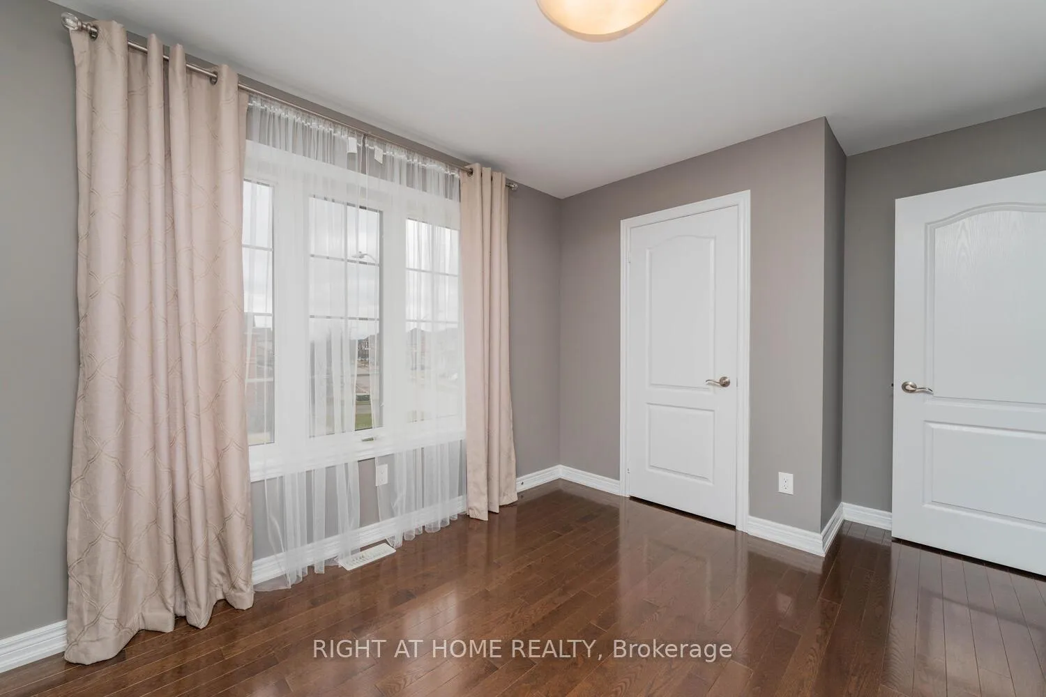 Photo 12 of 19 Ascalon Drive, Vaughan, Patterson — HOMEH