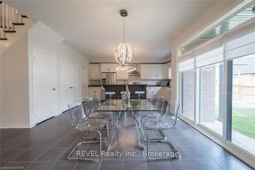 Photo 8 of 359 Silverwood Avenue, Welland, Coyle Creek — HOMEH