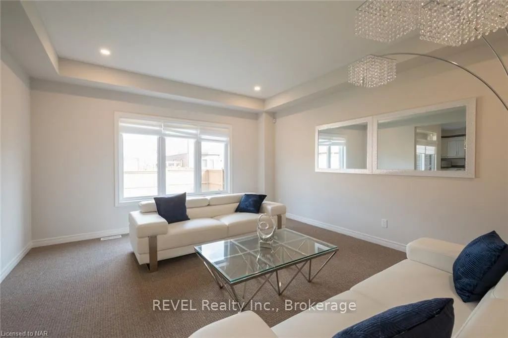 Photo 12 of 359 Silverwood Avenue, Welland, Coyle Creek — HOMEH