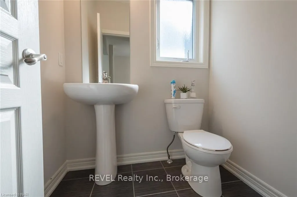 Photo 19 of 359 Silverwood Avenue, Welland, Coyle Creek — HOMEH