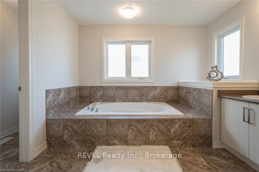 Photo 22 of 359 Silverwood Avenue, Welland, Coyle Creek — HOMEH