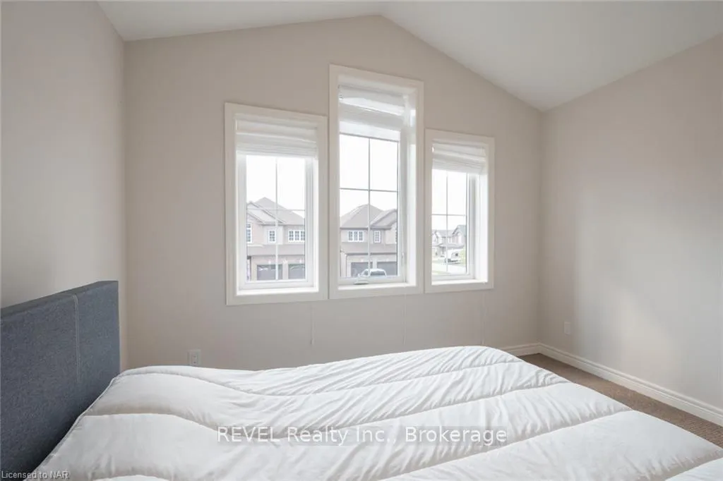 Photo 41 of 359 Silverwood Avenue, Welland, Coyle Creek — HOMEH