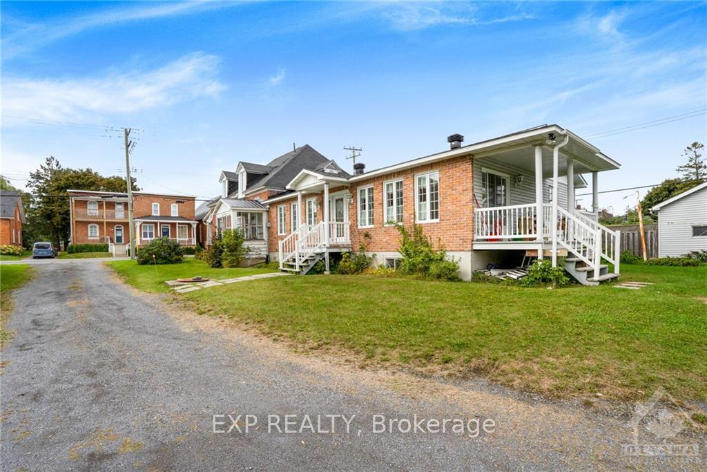 Photo 3 of 53 High Street, Champlain, Vankleek Hill — HOMEH