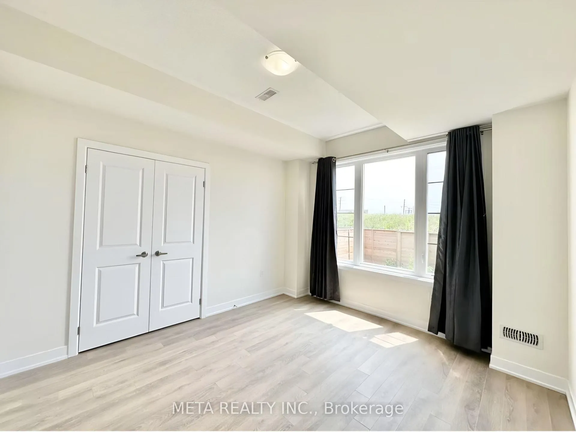 Photo 1 of 111 vanier Street, Whitby, Williamsburg — HOMEH