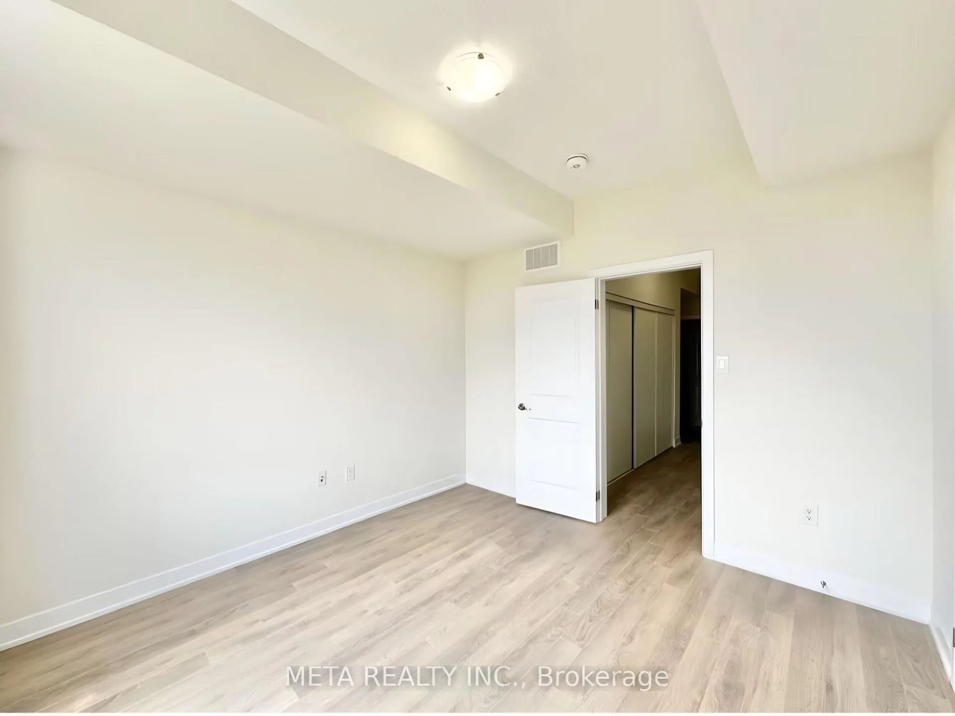 Photo 4 of 111 vanier Street, Whitby, Williamsburg — HOMEH